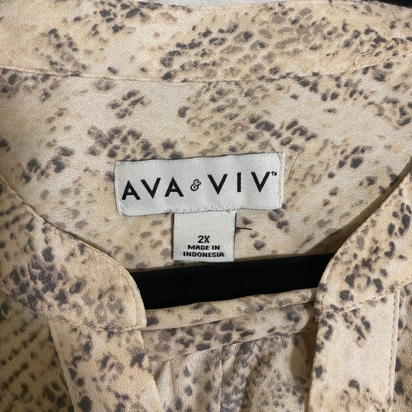 Ava & Viv Snake Skin Top - Picture 4 of 4